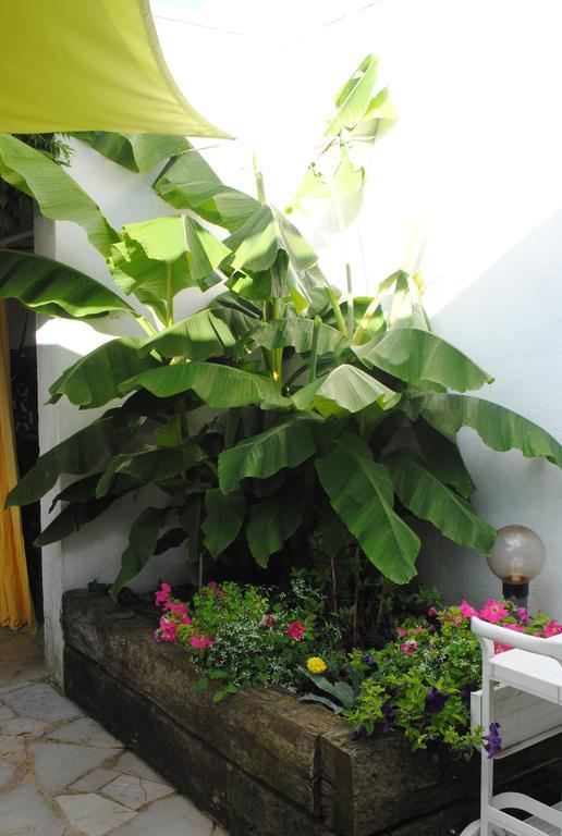 Chambres D'Hotes La Tribu Quevreville-la-Poterie Ngoại thất bức ảnh